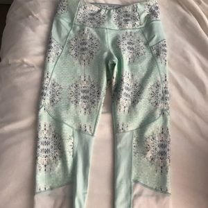 Cropped pattern leggings
